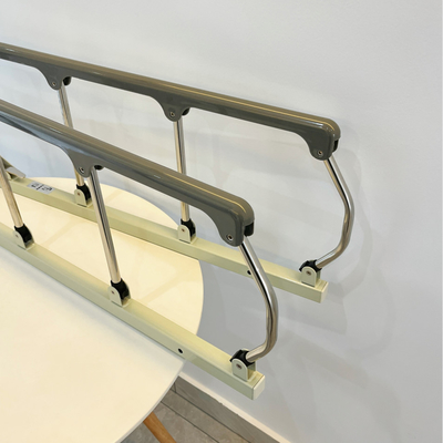 Cinq accessoires en nylon pliants de lit d'hôpital d'accoudoir de sécurité de profil
