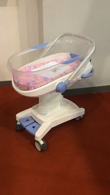 Blanc hydraulique de chariot à bébé d'hôpital de charge des commandes système 25kg de huche de bébé de lit d'enfant d'hôpital
