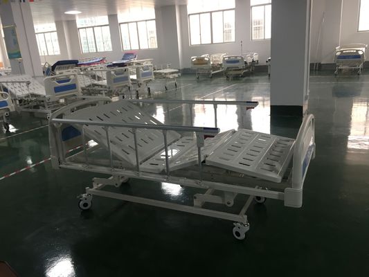 Lit d'hôpital manuel détraqué d'OIN 680mm de la CE de roulettes 3 multifonctionnels luxueux