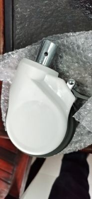 Roulette médicale de pièces de lit d'hôpital roue en plastique muette de 5 pouces avec la couverture extérieure d'ABS de frein