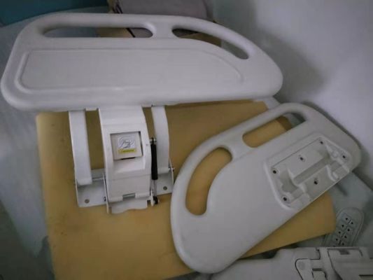 PP Les rails de côté du lit de l'hôpital