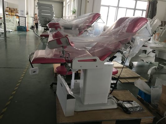 Lit de maternité gynécologique de rose spécial d'hôpital pour la table gynécologique d'opération