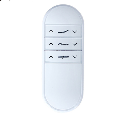 Lit soignant électrique à la maison avec le blanc détachable de fauteuil roulant de bassin de lit