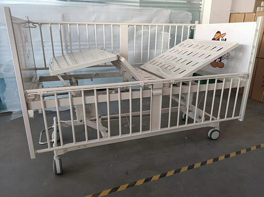 Huche blanche de bébé d'hôpital avec l'OEM d'images de bande dessinée disponible